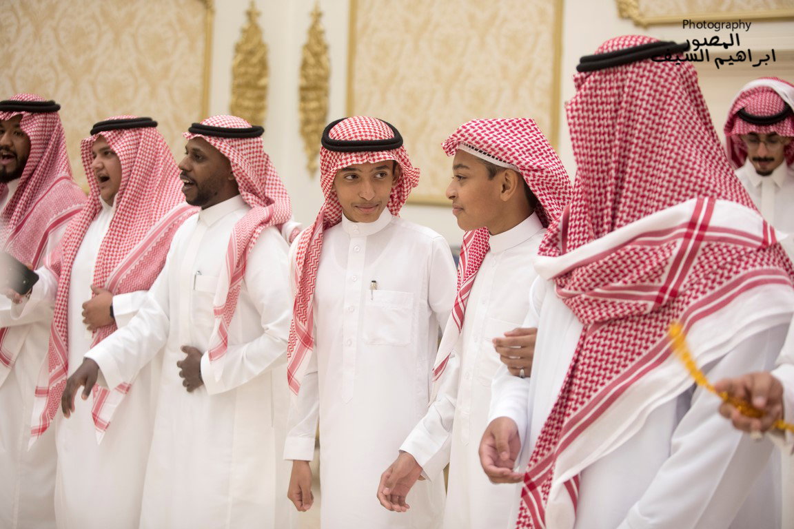 الرزقان يحتفلون في زواج أبنتهم