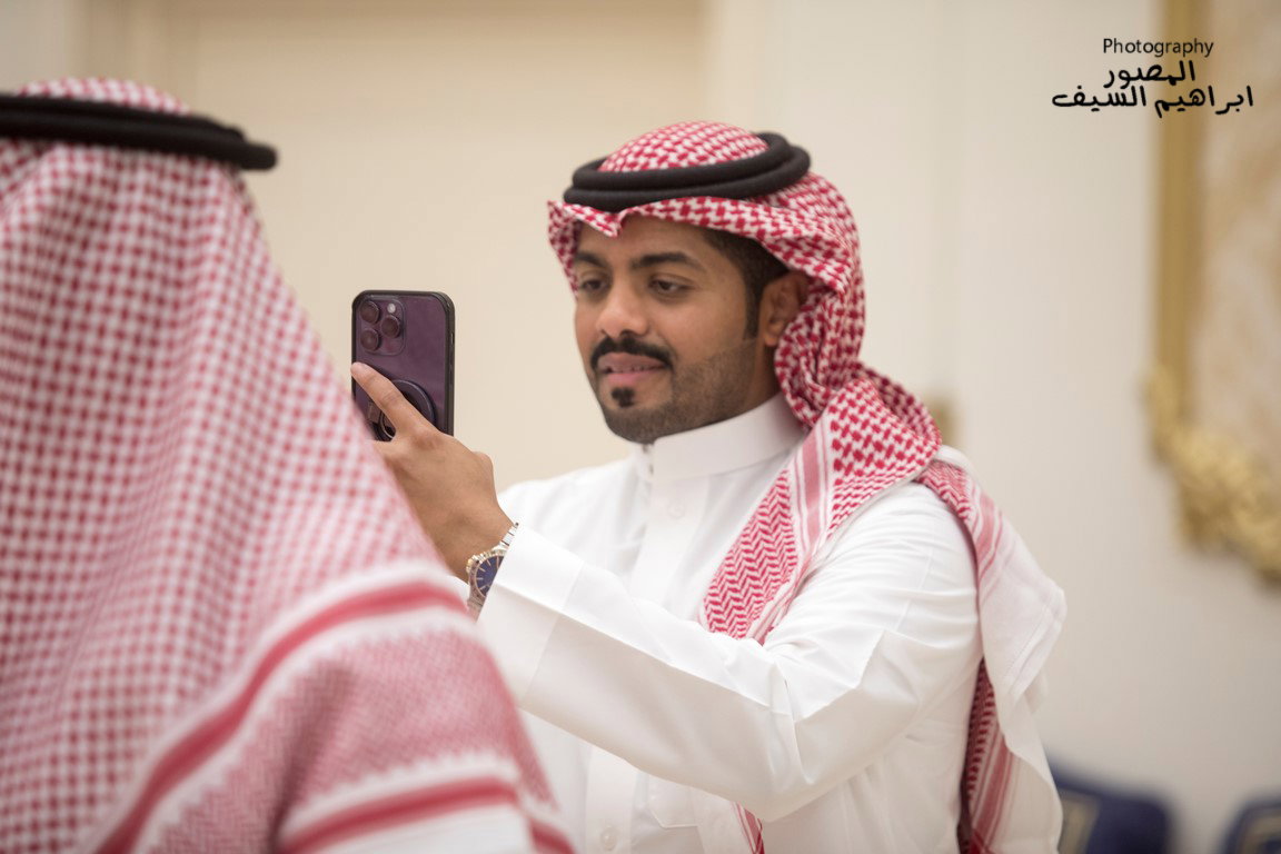 الرزقان يحتفلون في زواج أبنتهم