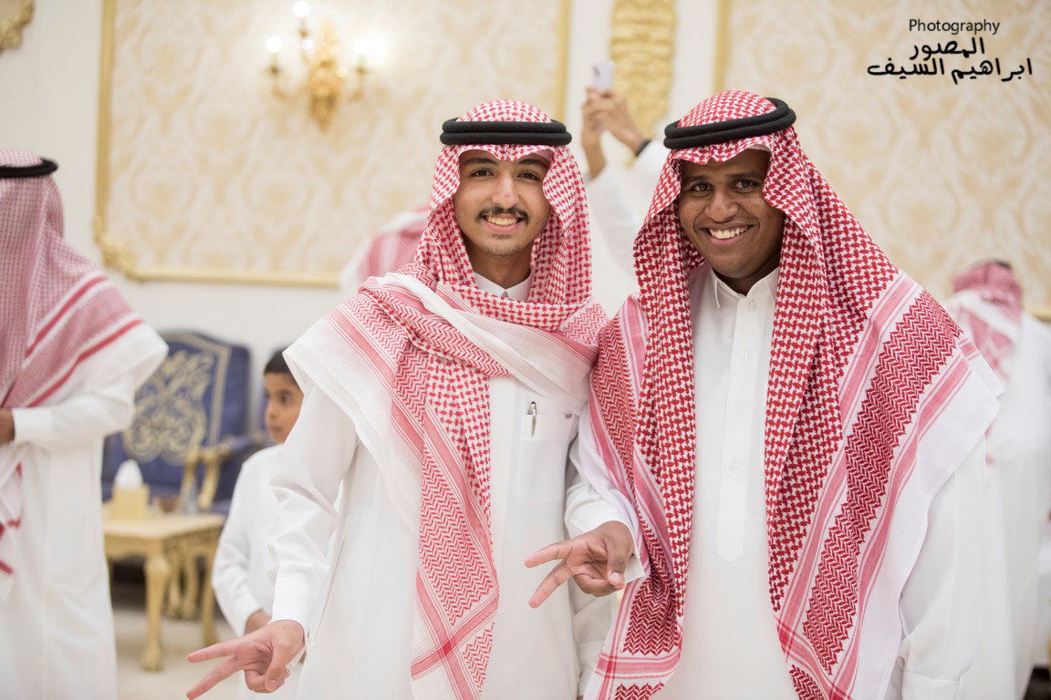 الرزقان يحتفلون في زواج أبنتهم