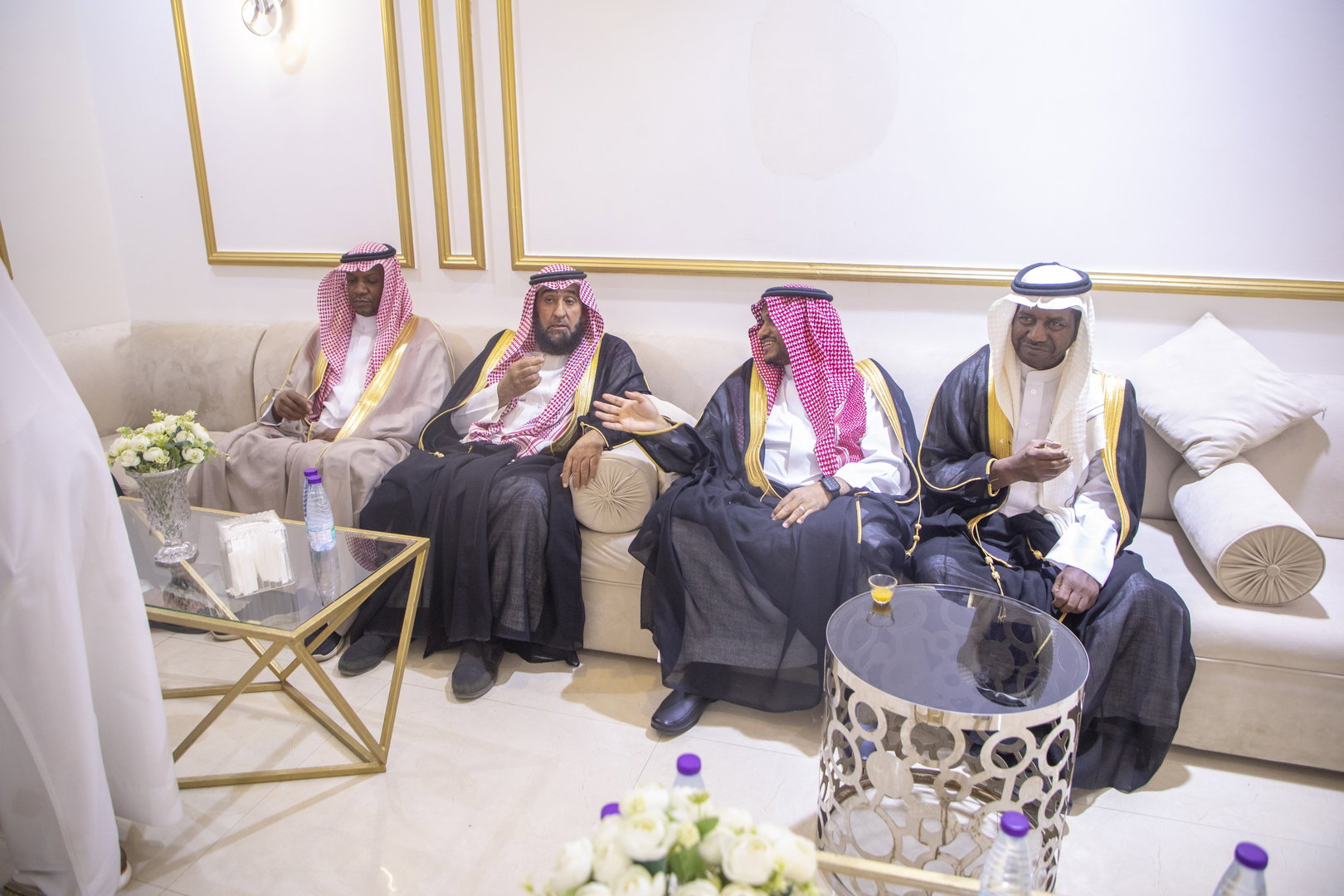 بارك الله لهما وبارك عليهما وجمع بينهما في خير