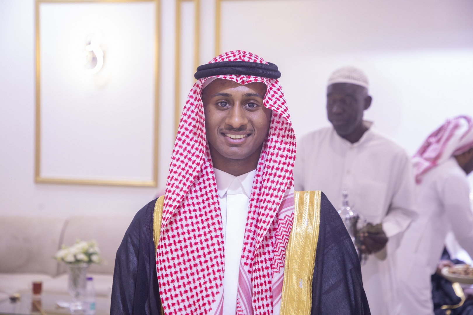 بارك الله لهما وبارك عليهما وجمع بينهما في خير