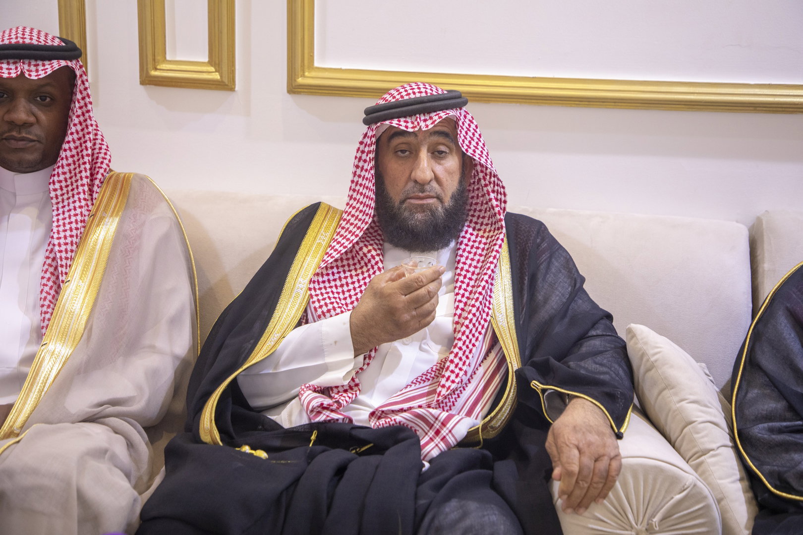 بارك الله لهما وبارك عليهما وجمع بينهما في خير