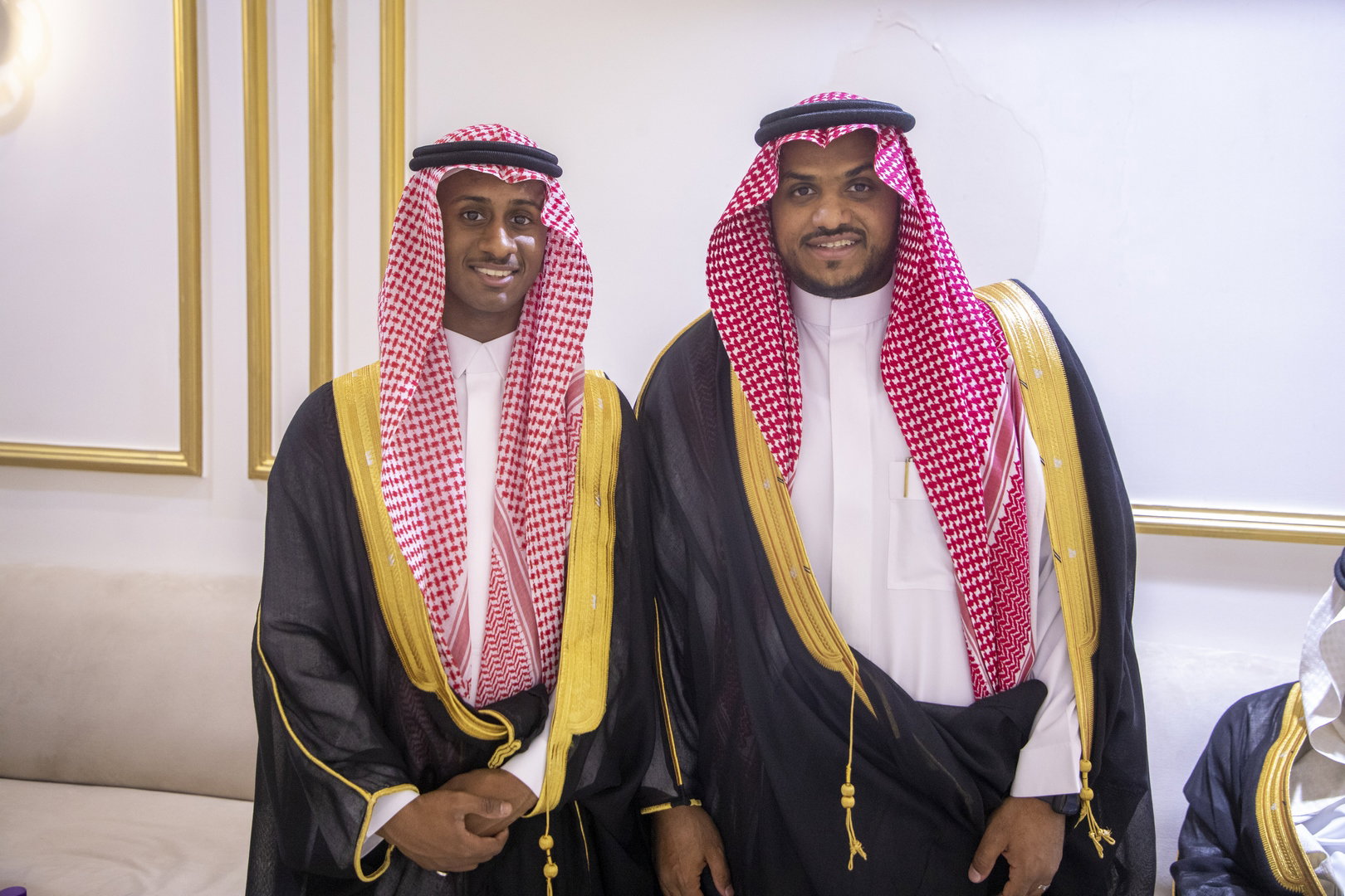 بارك الله لهما وبارك عليهما وجمع بينهما في خير