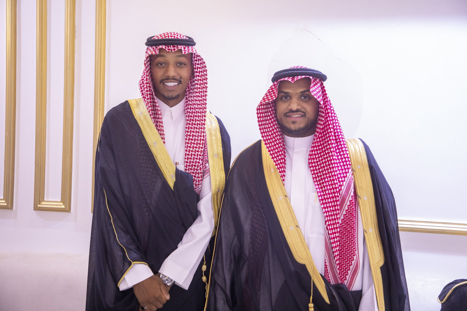 بارك الله لهما وبارك عليهما وجمع بينهما في خير