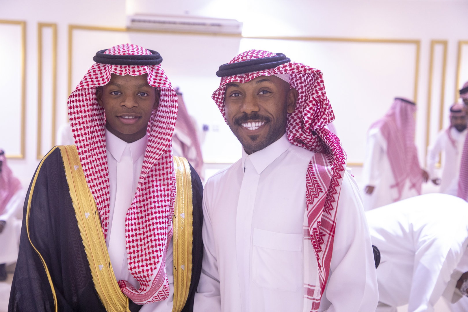 بارك الله لهما وبارك عليهما وجمع بينهما في خير