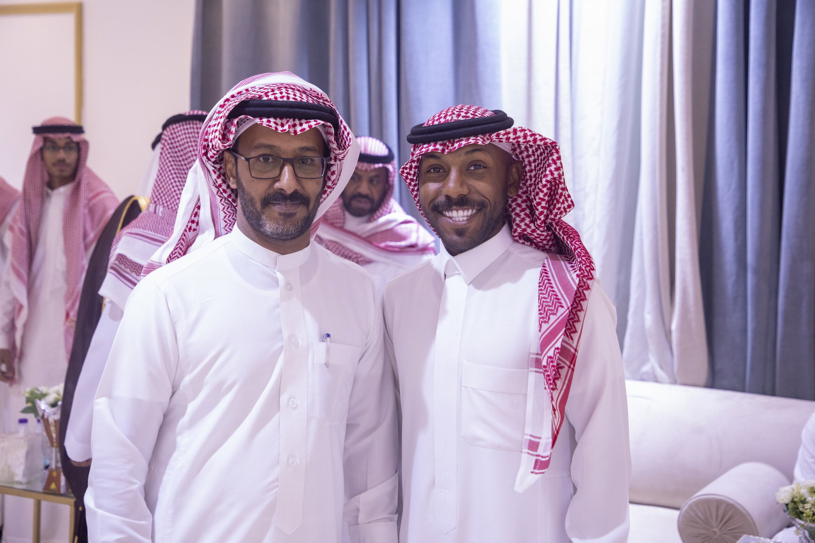 بارك الله لهما وبارك عليهما وجمع بينهما في خير