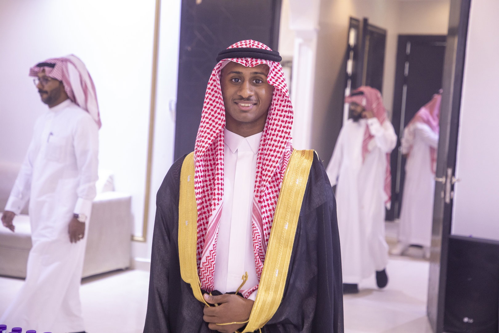 بارك الله لهما وبارك عليهما وجمع بينهما في خير