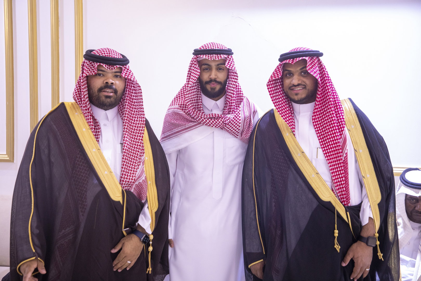 بارك الله لهما وبارك عليهما وجمع بينهما في خير