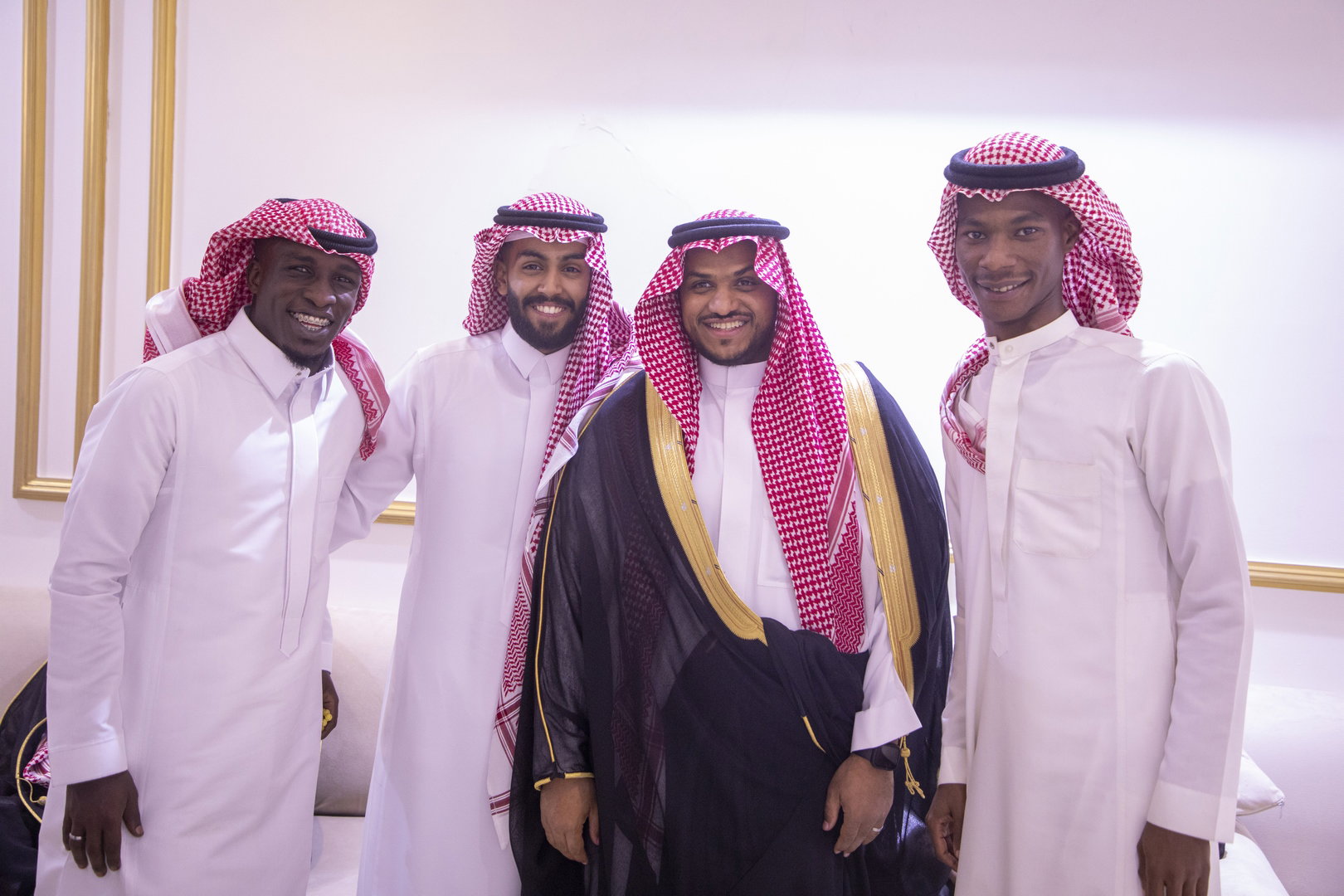 بارك الله لهما وبارك عليهما وجمع بينهما في خير