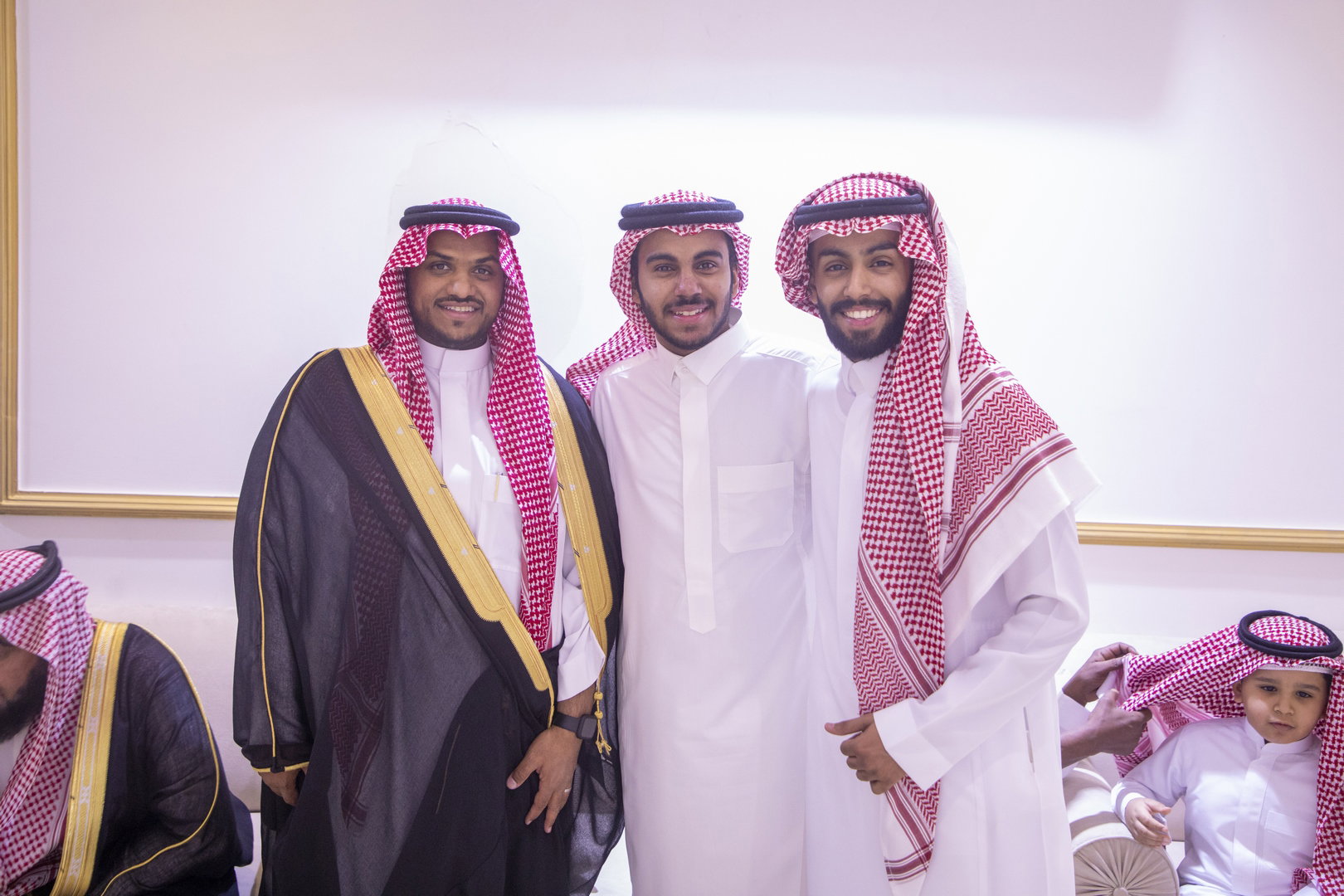 بارك الله لهما وبارك عليهما وجمع بينهما في خير