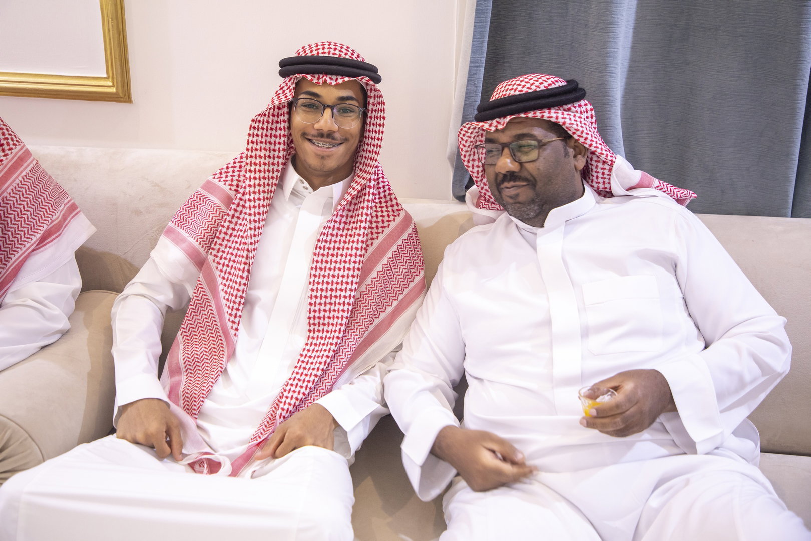 بارك الله لهما وبارك عليهما وجمع بينهما في خير