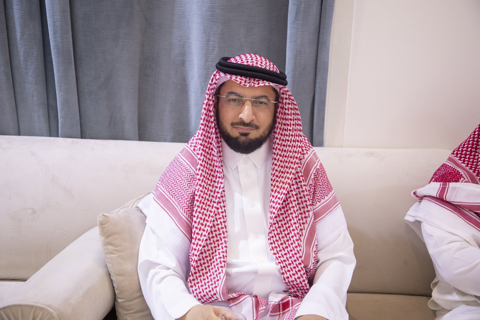 بارك الله لهما وبارك عليهما وجمع بينهما في خير