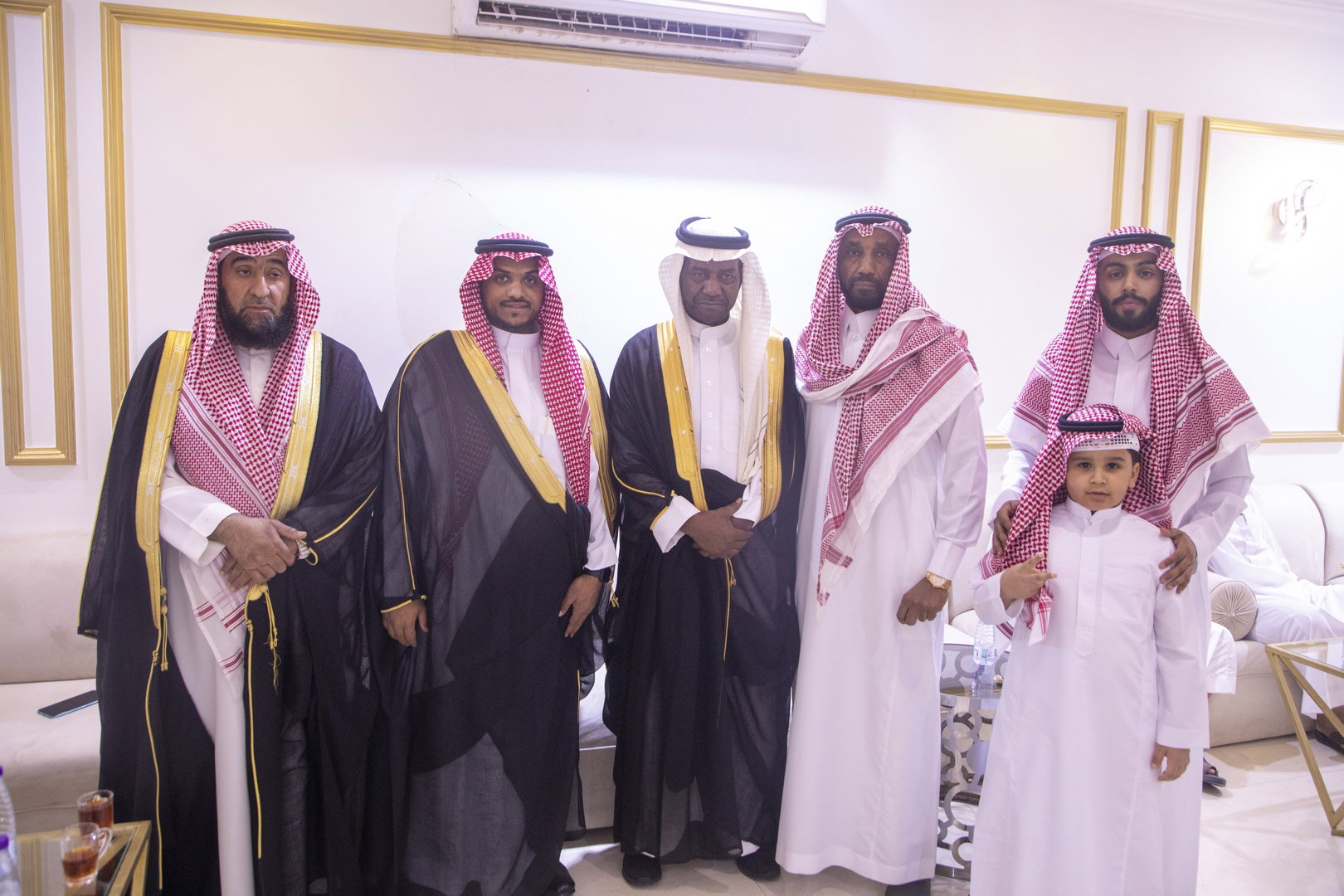 بارك الله لهما وبارك عليهما وجمع بينهما في خير