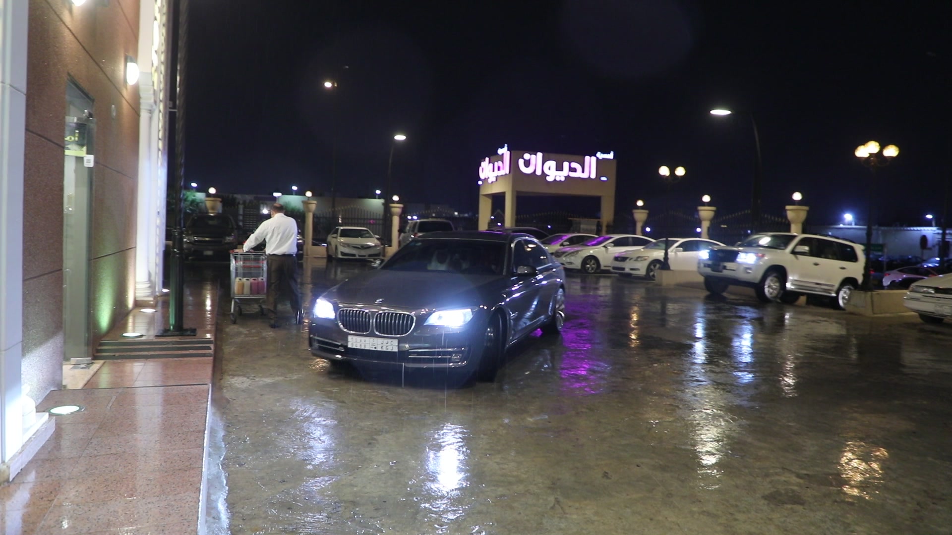 واحييا هذا الزواج غناء الفنانين 1. دحوم الطلاسي                                 2. منصور الدخيل                 3. بن مرضي                4. محمد مبارك