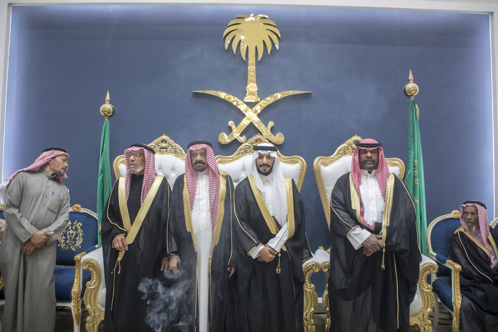 واحييا هذا الزواج غناء الفنانين 1. دحوم الطلاسي                                 2. منصور الدخيل                 3. بن مرضي                4. محمد مبارك