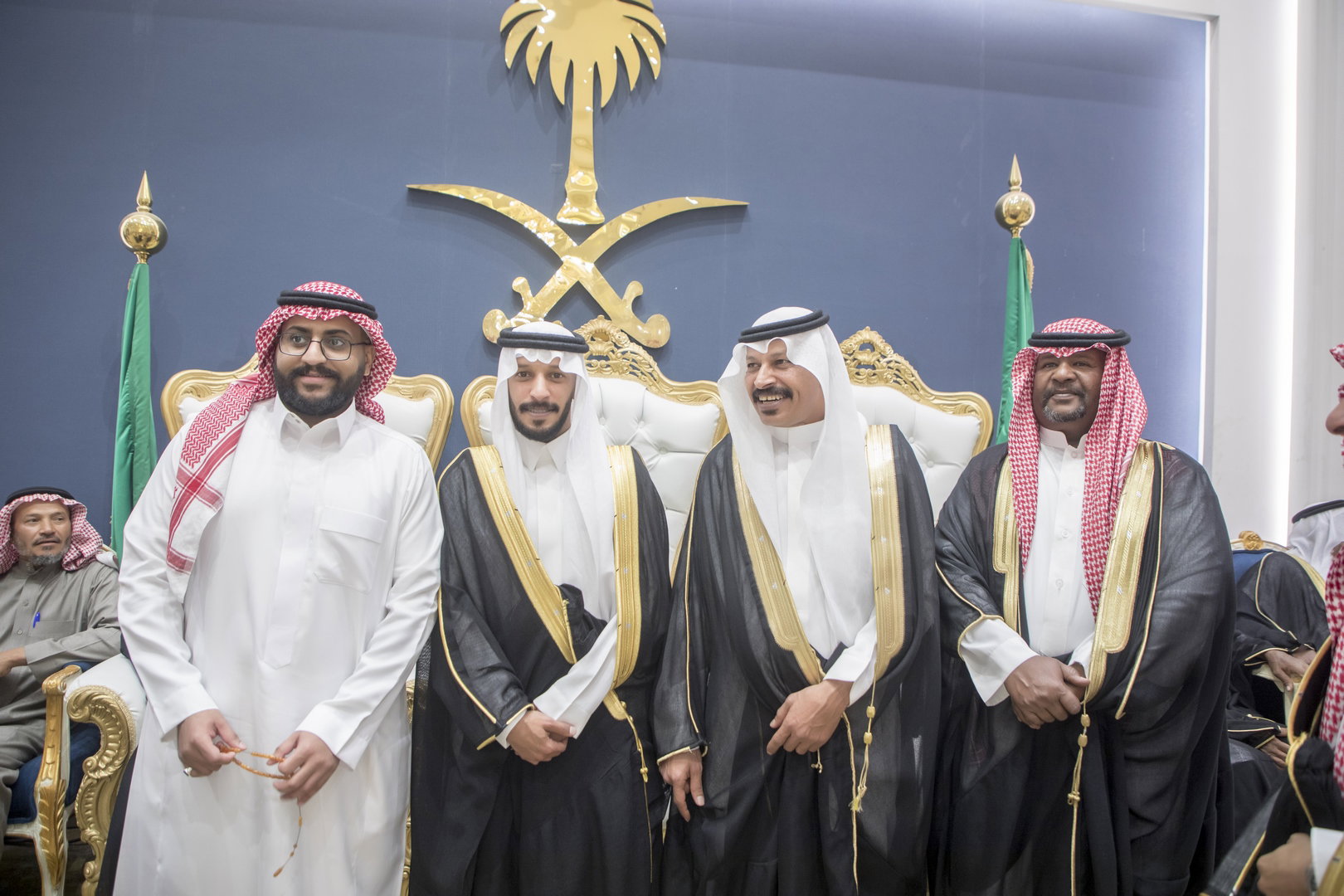 واحييا هذا الزواج غناء الفنانين 1. دحوم الطلاسي                                 2. منصور الدخيل                 3. بن مرضي                4. محمد مبارك