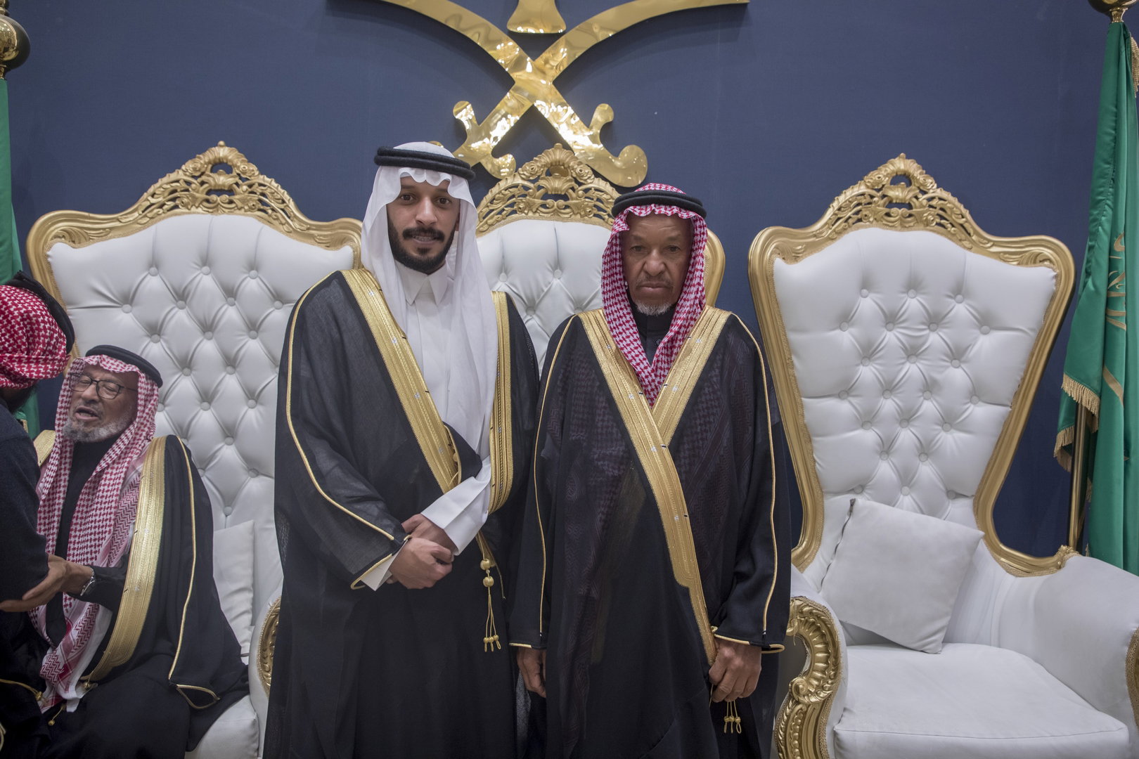 واحييا هذا الزواج غناء الفنانين 1. دحوم الطلاسي                                 2. منصور الدخيل                 3. بن مرضي                4. محمد مبارك