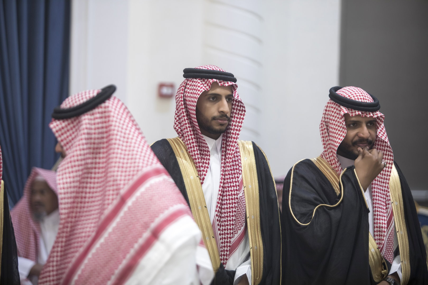 واحييا هذا الزواج غناء الفنانين 1. دحوم الطلاسي                                 2. منصور الدخيل                 3. بن مرضي                4. محمد مبارك