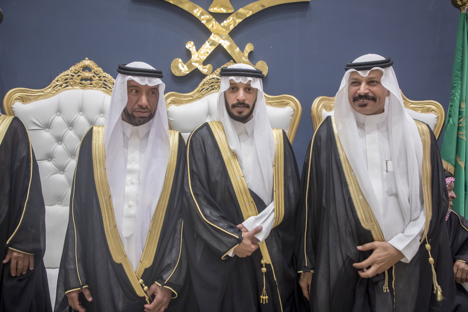 واحييا هذا الزواج غناء الفنانين 1. دحوم الطلاسي                                 2. منصور الدخيل                 3. بن مرضي                4. محمد مبارك