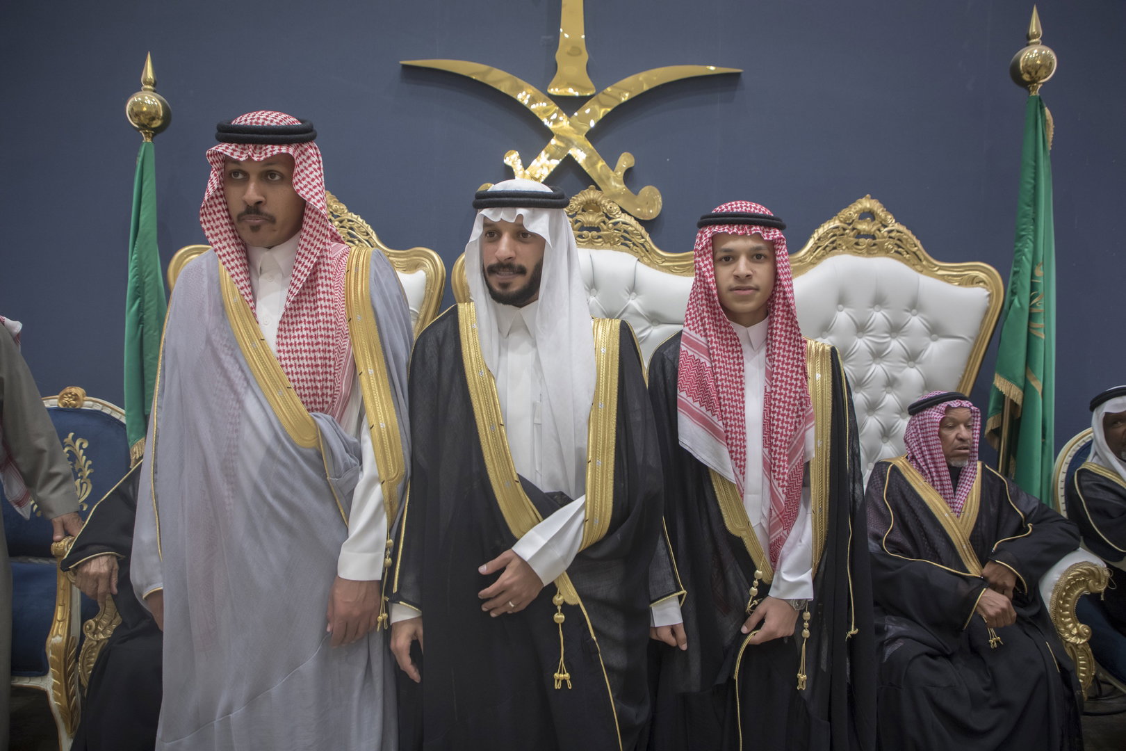 واحييا هذا الزواج غناء الفنانين 1. دحوم الطلاسي                                 2. منصور الدخيل                 3. بن مرضي                4. محمد مبارك