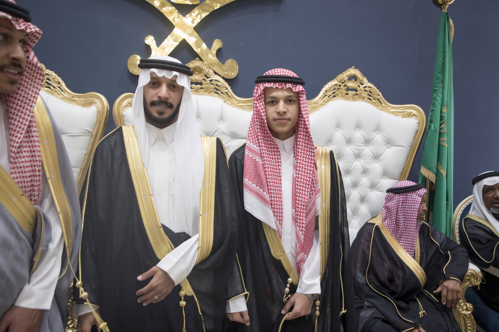 واحييا هذا الزواج غناء الفنانين 1. دحوم الطلاسي                                 2. منصور الدخيل                 3. بن مرضي                4. محمد مبارك