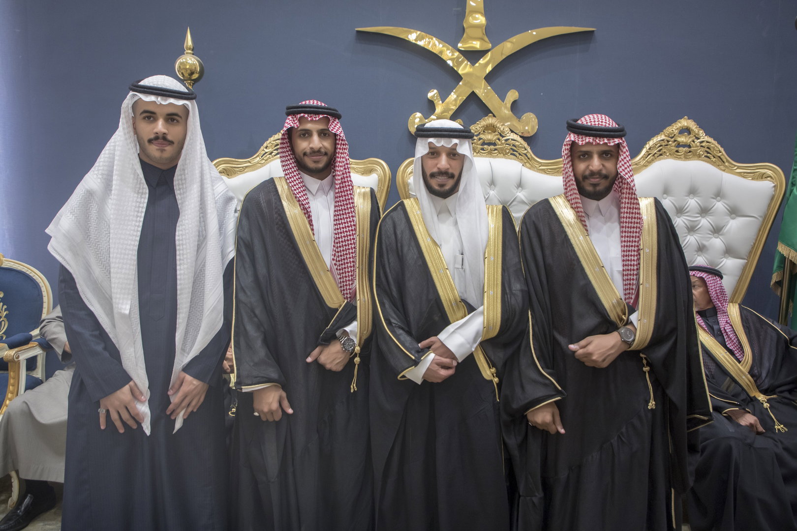 واحييا هذا الزواج غناء الفنانين 1. دحوم الطلاسي                                 2. منصور الدخيل                 3. بن مرضي                4. محمد مبارك