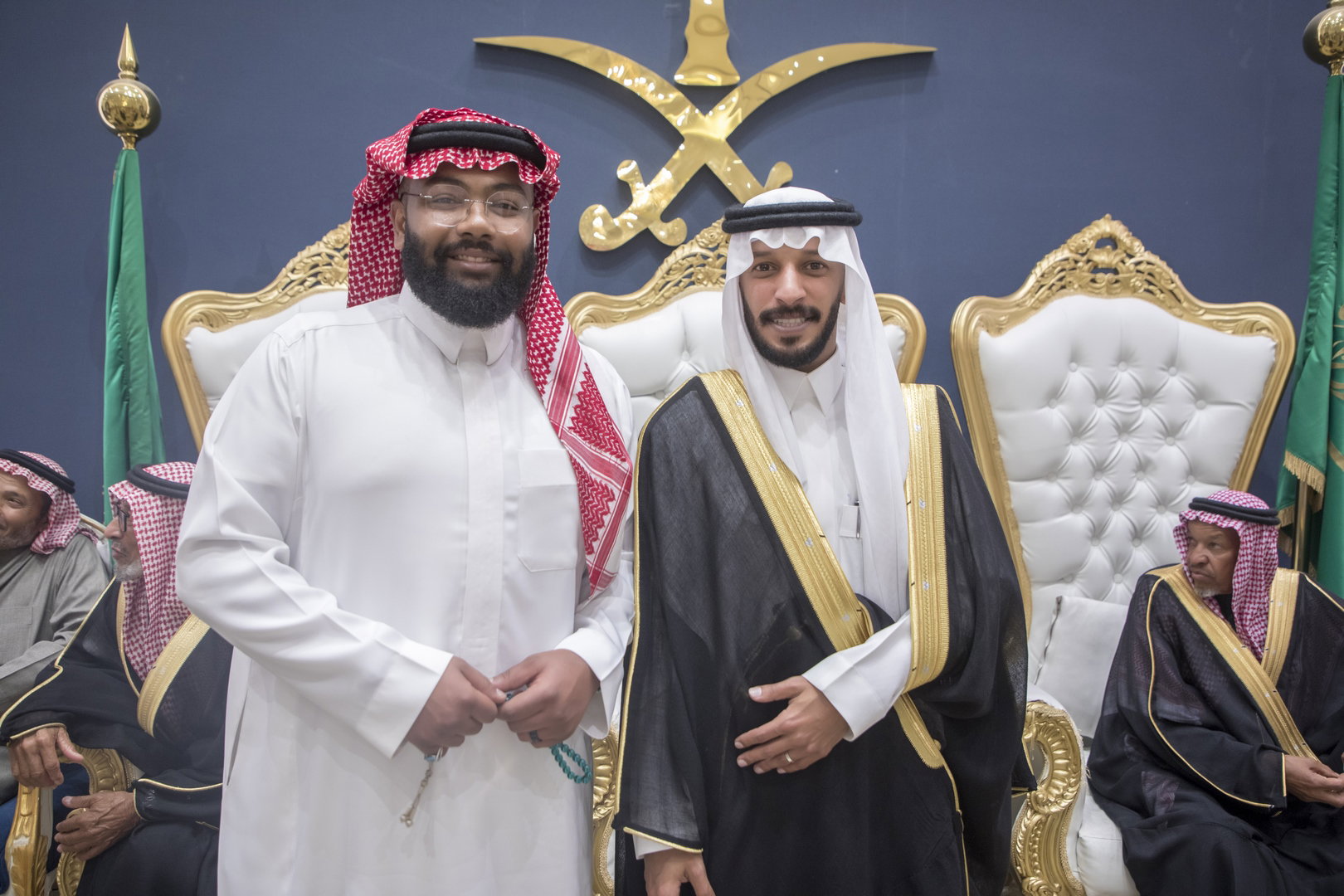 واحييا هذا الزواج غناء الفنانين 1. دحوم الطلاسي                                 2. منصور الدخيل                 3. بن مرضي                4. محمد مبارك