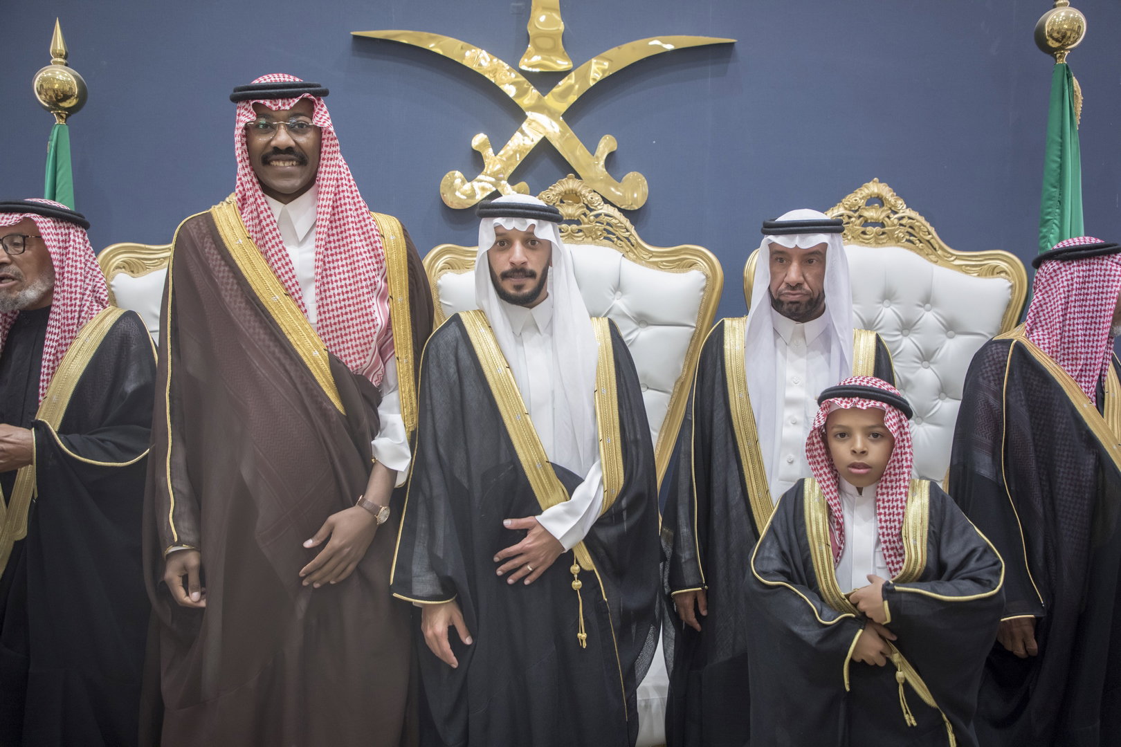 واحييا هذا الزواج غناء الفنانين 1. دحوم الطلاسي                                 2. منصور الدخيل                 3. بن مرضي                4. محمد مبارك