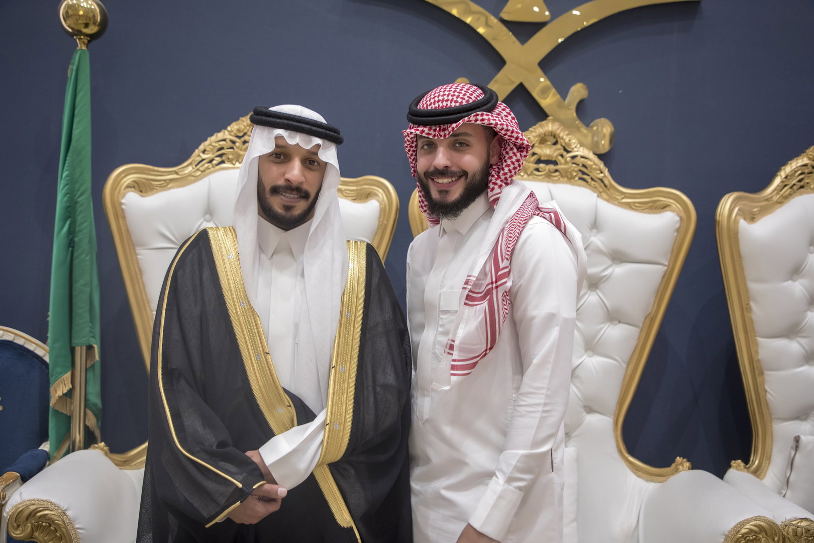 واحييا هذا الزواج غناء الفنانين 1. دحوم الطلاسي                                 2. منصور الدخيل                 3. بن مرضي                4. محمد مبارك