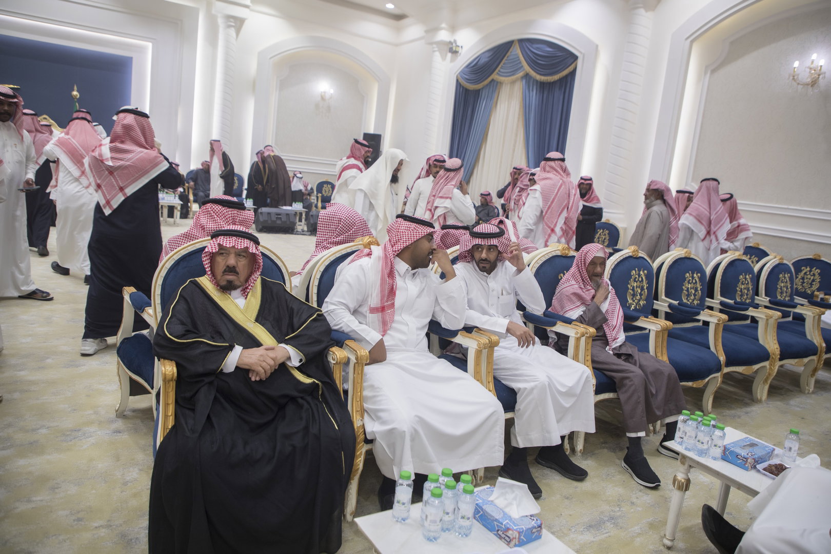 واحييا هذا الزواج غناء الفنانين 1. دحوم الطلاسي                                 2. منصور الدخيل                 3. بن مرضي                4. محمد مبارك