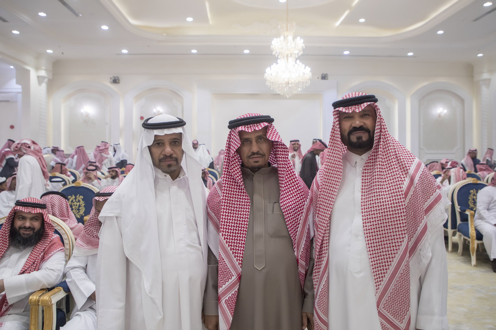 واحييا هذا الزواج غناء الفنانين 1. دحوم الطلاسي                                 2. منصور الدخيل                 3. بن مرضي                4. محمد مبارك