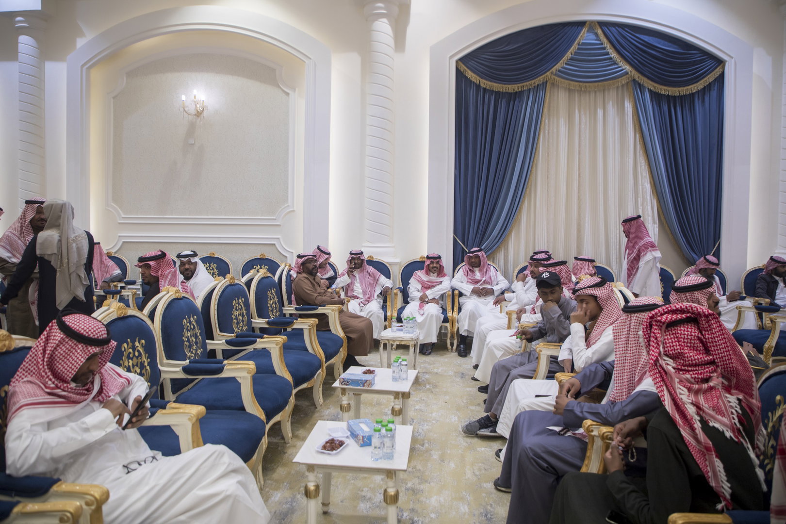 واحييا هذا الزواج غناء الفنانين 1. دحوم الطلاسي                                 2. منصور الدخيل                 3. بن مرضي                4. محمد مبارك