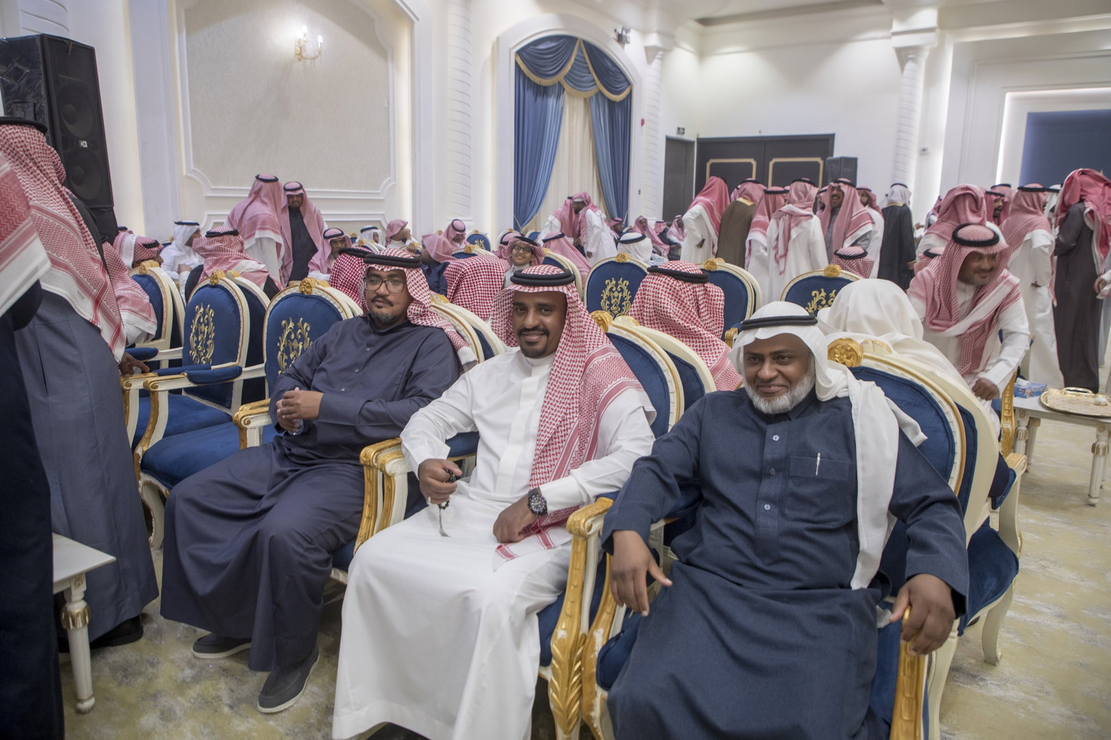 واحييا هذا الزواج غناء الفنانين 1. دحوم الطلاسي                                 2. منصور الدخيل                 3. بن مرضي                4. محمد مبارك