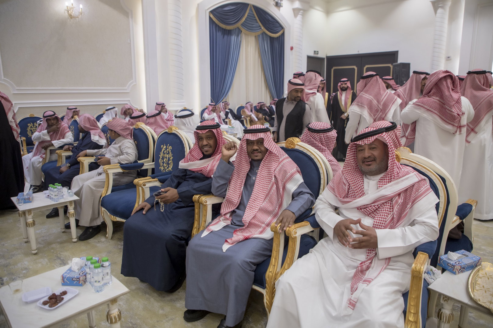 واحييا هذا الزواج غناء الفنانين 1. دحوم الطلاسي                                 2. منصور الدخيل                 3. بن مرضي                4. محمد مبارك