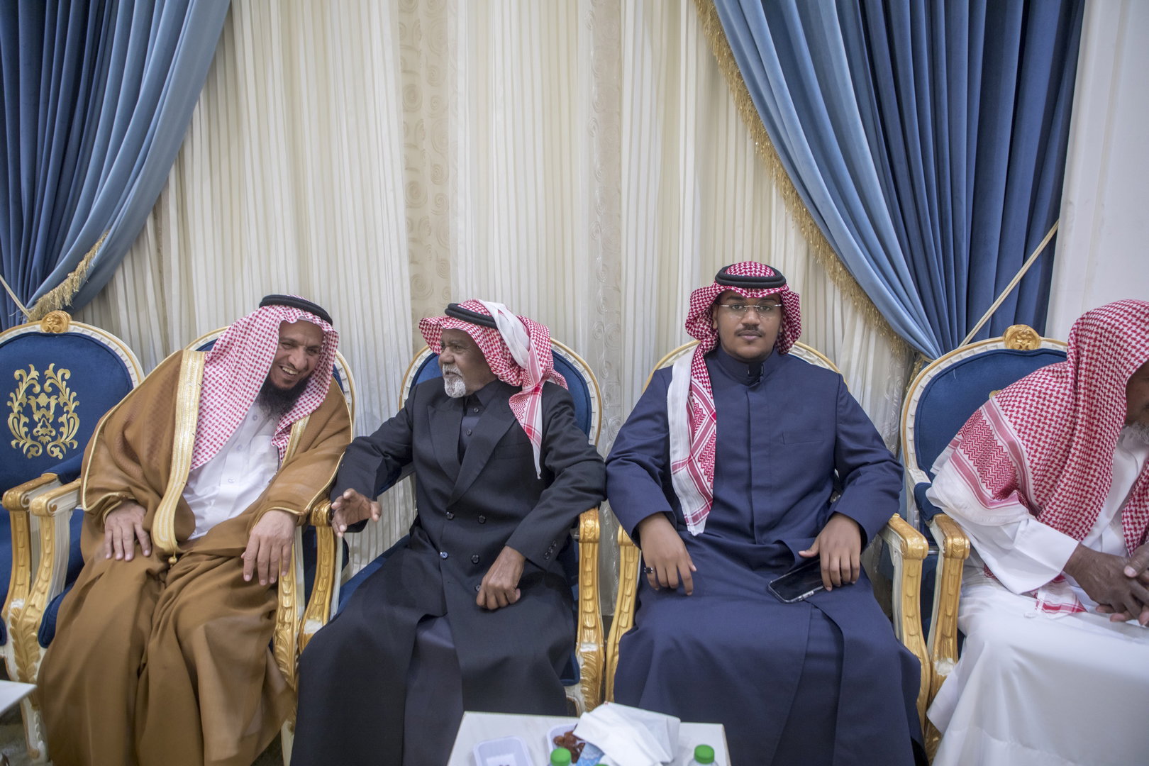 واحييا هذا الزواج غناء الفنانين 1. دحوم الطلاسي                                 2. منصور الدخيل                 3. بن مرضي                4. محمد مبارك