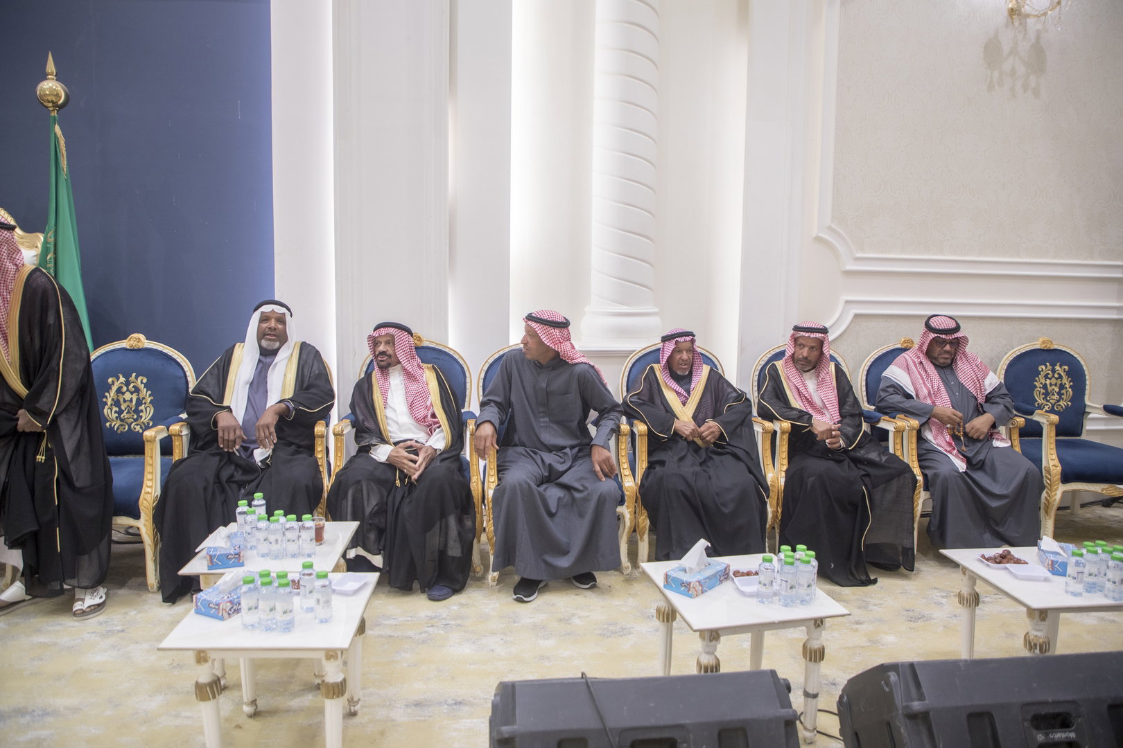 واحييا هذا الزواج غناء الفنانين 1. دحوم الطلاسي                                 2. منصور الدخيل                 3. بن مرضي                4. محمد مبارك