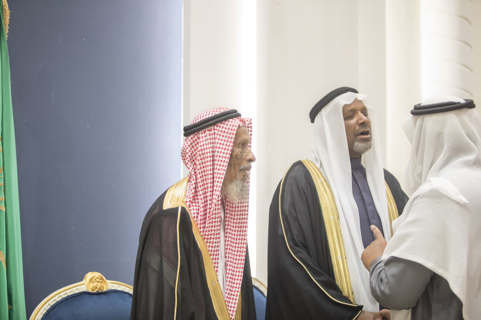 واحييا هذا الزواج غناء الفنانين 1. دحوم الطلاسي                                 2. منصور الدخيل                 3. بن مرضي                4. محمد مبارك