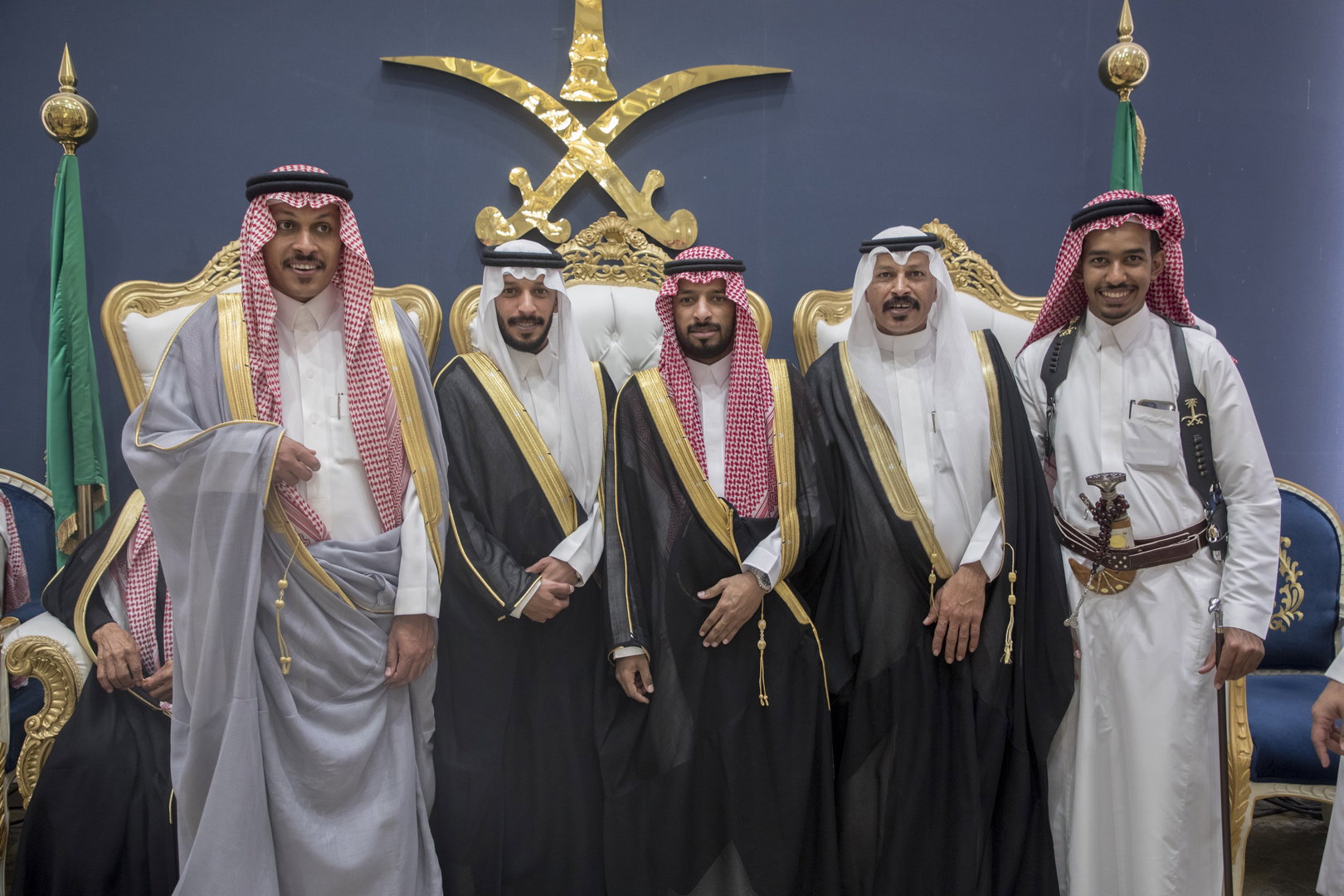 واحييا هذا الزواج غناء الفنانين 1. دحوم الطلاسي                                 2. منصور الدخيل                 3. بن مرضي                4. محمد مبارك