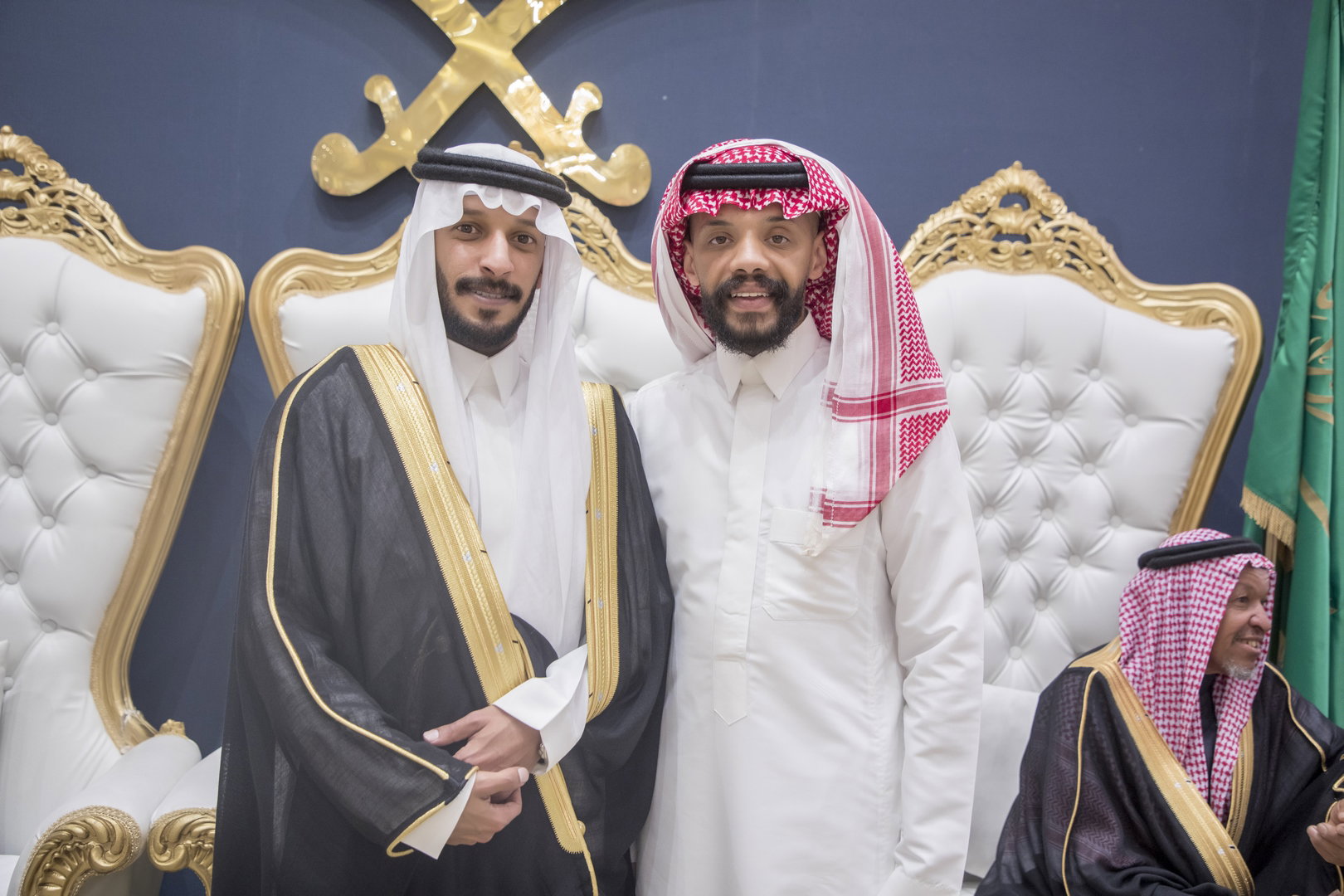 واحييا هذا الزواج غناء الفنانين 1. دحوم الطلاسي                                 2. منصور الدخيل                 3. بن مرضي                4. محمد مبارك