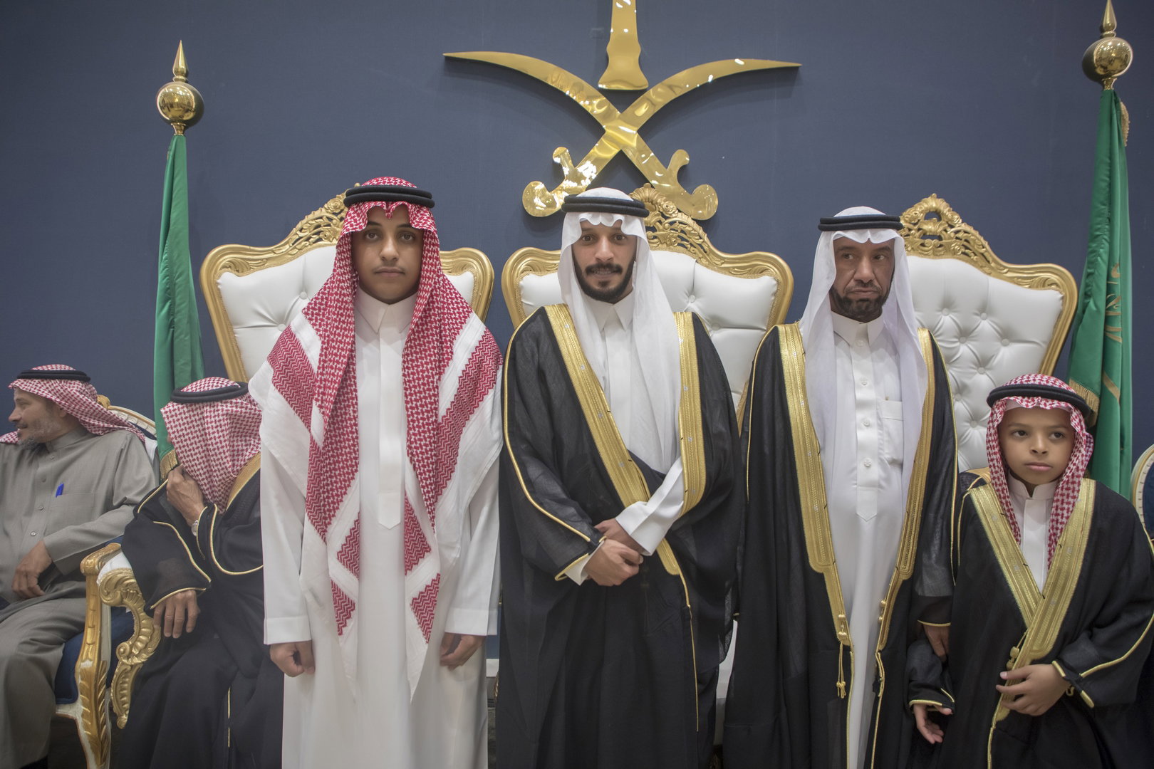 واحييا هذا الزواج غناء الفنانين 1. دحوم الطلاسي                                 2. منصور الدخيل                 3. بن مرضي                4. محمد مبارك