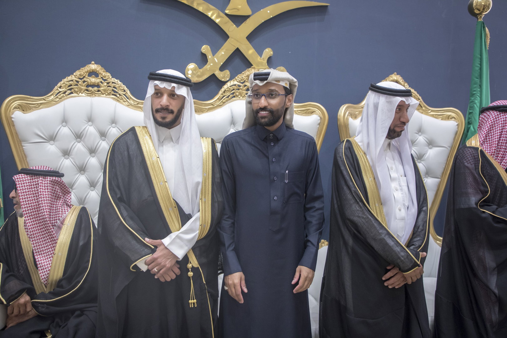 واحييا هذا الزواج غناء الفنانين 1. دحوم الطلاسي                                 2. منصور الدخيل                 3. بن مرضي                4. محمد مبارك