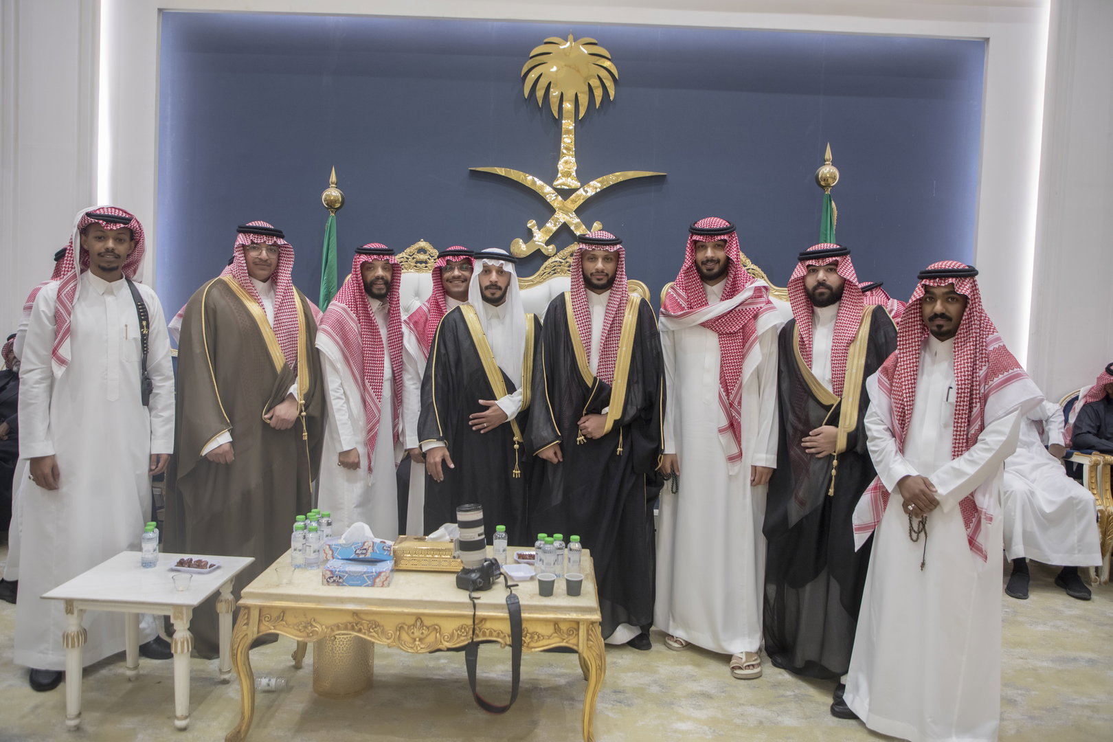 واحييا هذا الزواج غناء الفنانين 1. دحوم الطلاسي                                 2. منصور الدخيل                 3. بن مرضي                4. محمد مبارك