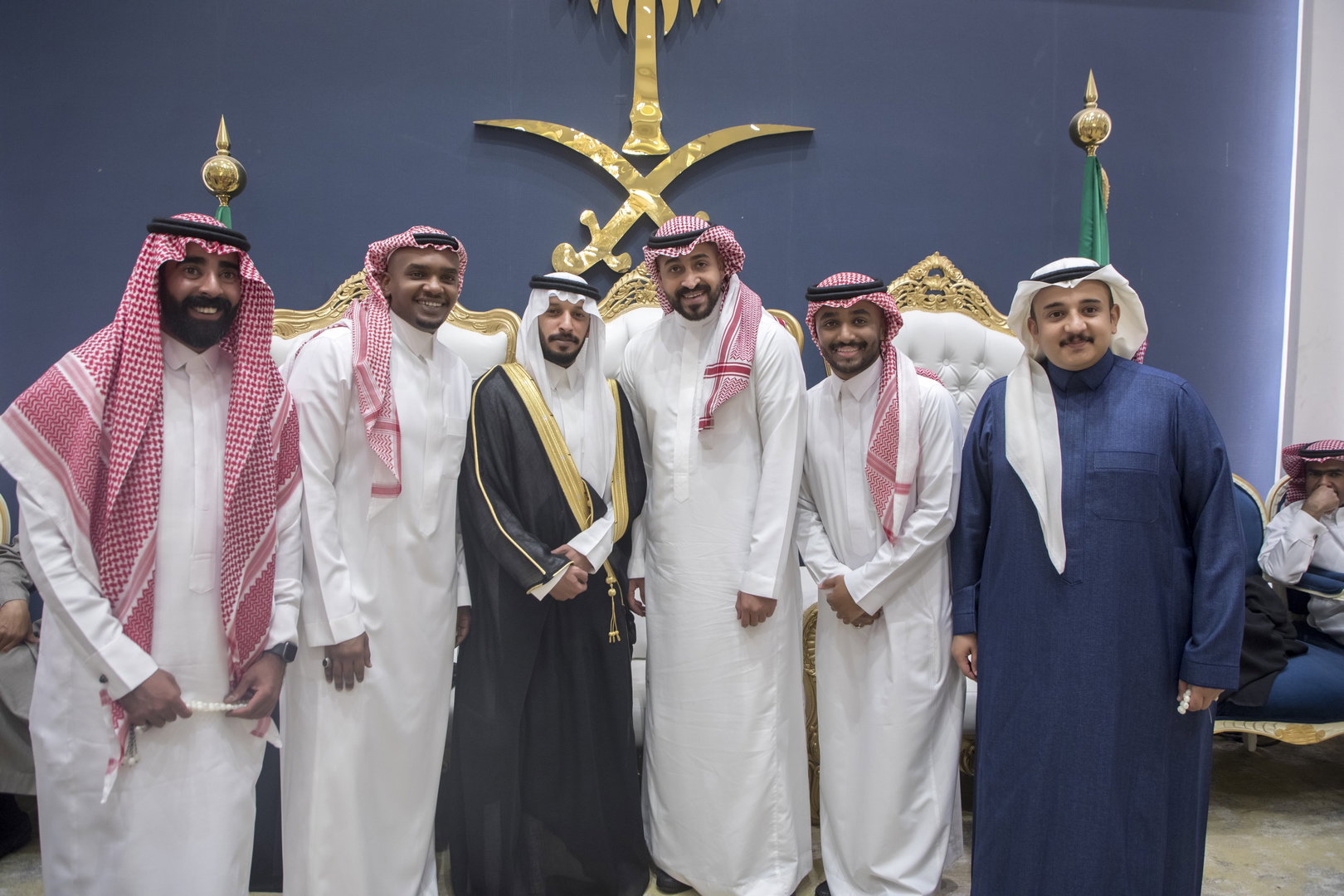 واحييا هذا الزواج غناء الفنانين 1. دحوم الطلاسي                                 2. منصور الدخيل                 3. بن مرضي                4. محمد مبارك