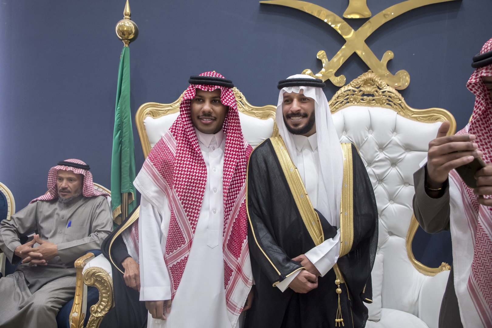 واحييا هذا الزواج غناء الفنانين 1. دحوم الطلاسي                                 2. منصور الدخيل                 3. بن مرضي                4. محمد مبارك