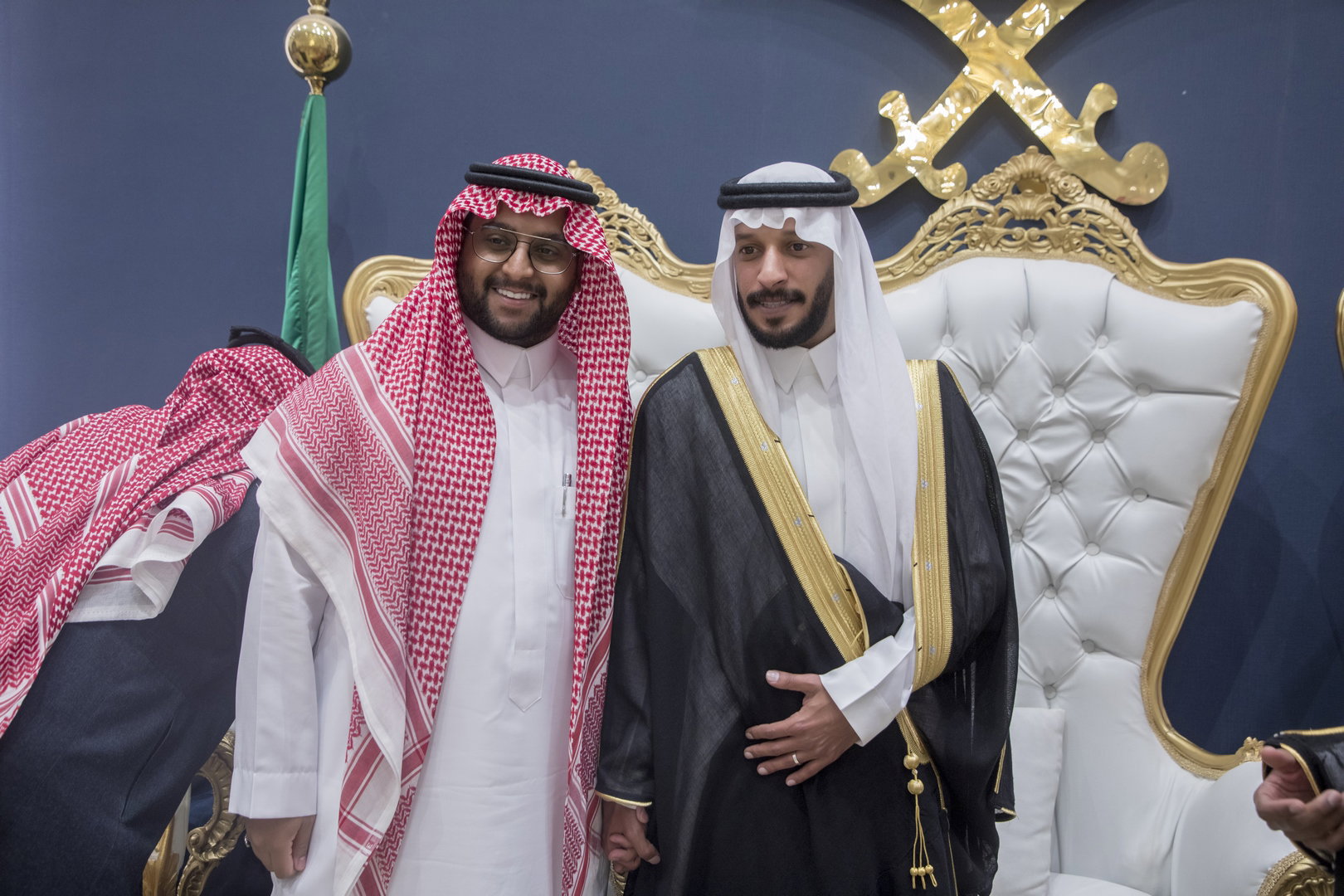 واحييا هذا الزواج غناء الفنانين 1. دحوم الطلاسي                                 2. منصور الدخيل                 3. بن مرضي                4. محمد مبارك