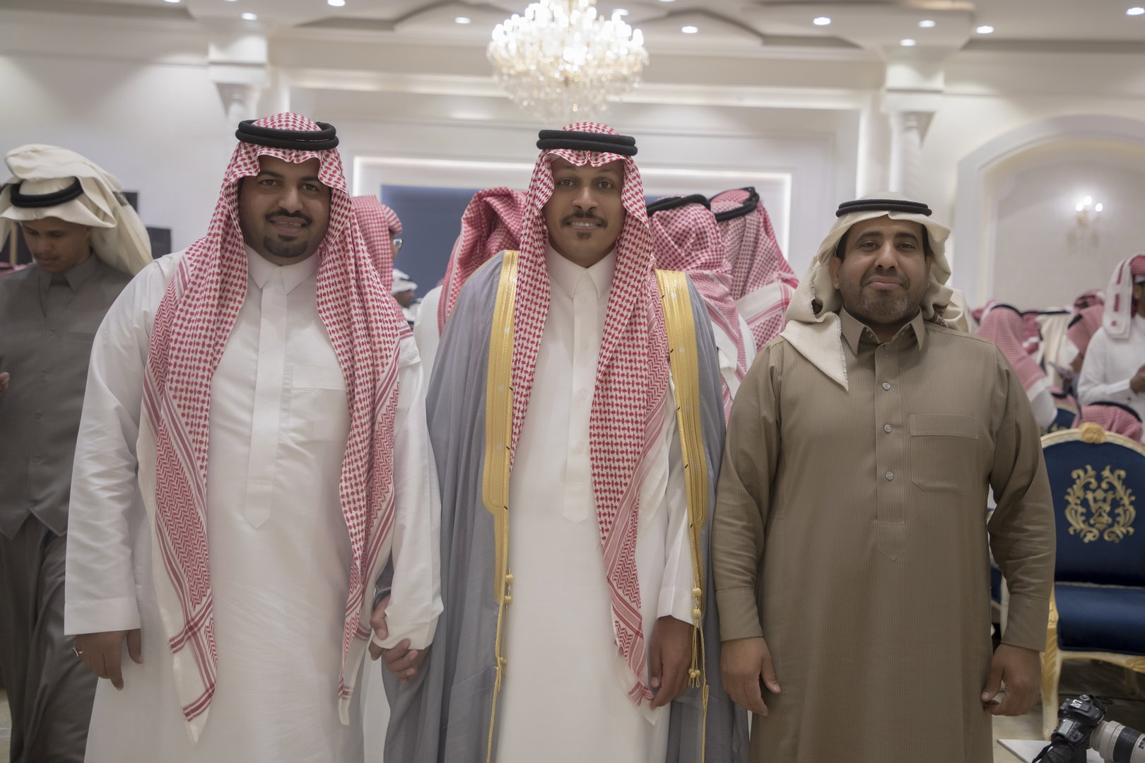 واحييا هذا الزواج غناء الفنانين 1. دحوم الطلاسي                                 2. منصور الدخيل                 3. بن مرضي                4. محمد مبارك