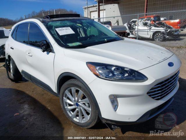 Ford Escape Titanium 2022 White 2.0L
