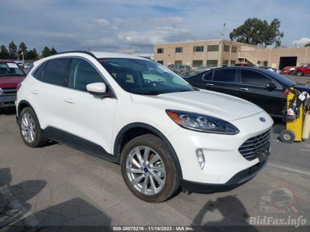 Ford Escape Titanium Hybrid 2022 White 2.5L