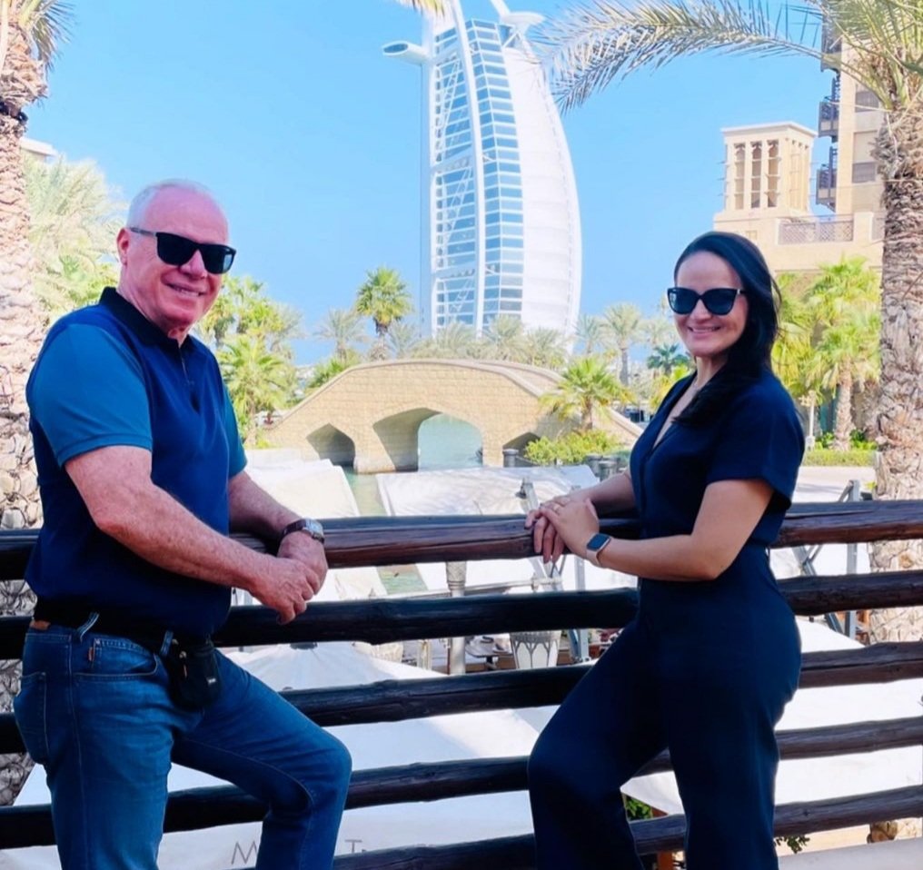 O querido casal Stefeson Pena e Ednilva Araújo passaram as festas de Natal e Ano Novo em Dubai e depois curtiram temporada de férias em Portugal e Espanha. Tudo de bom!