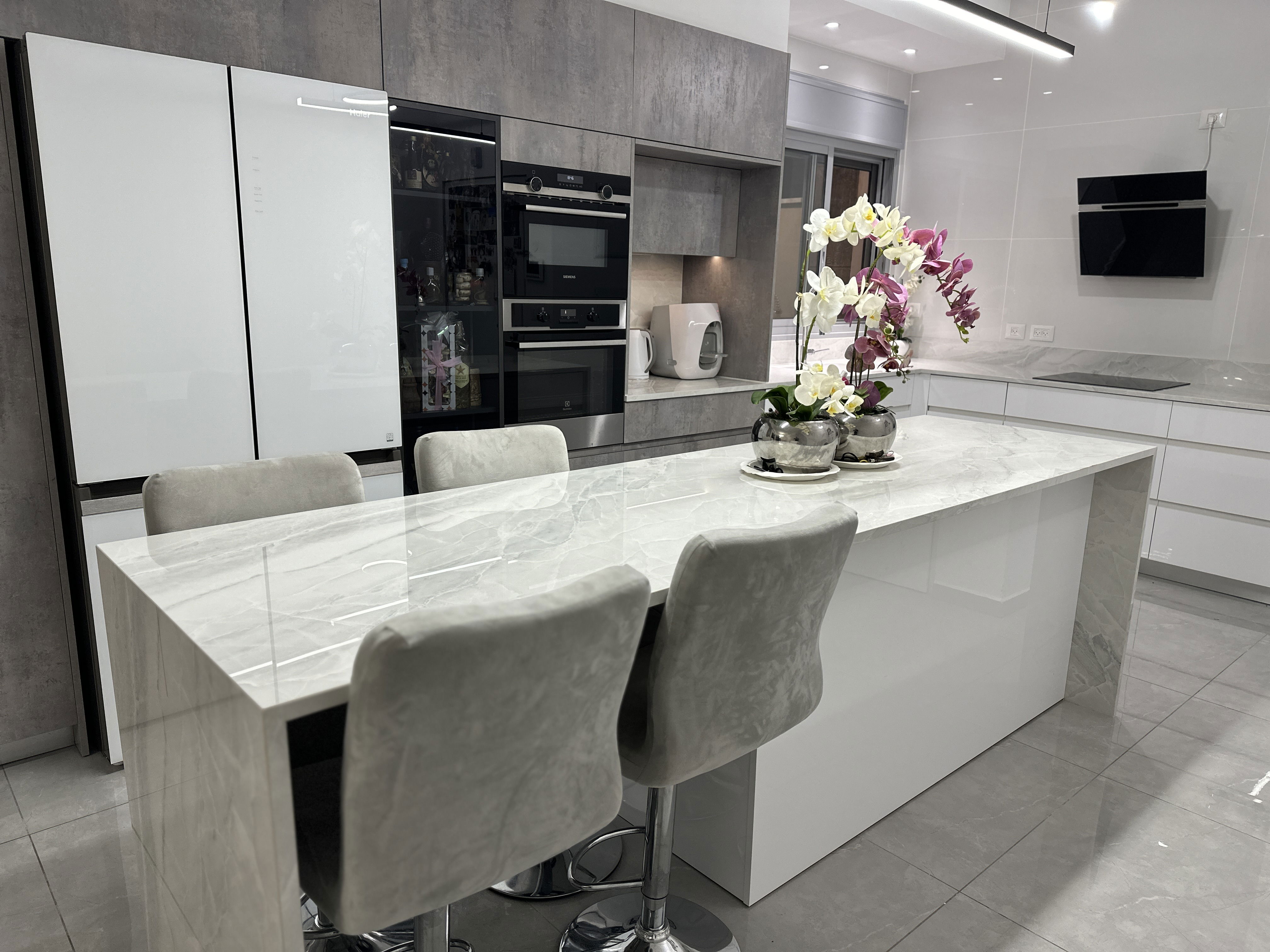 Modern kitchen in two colors